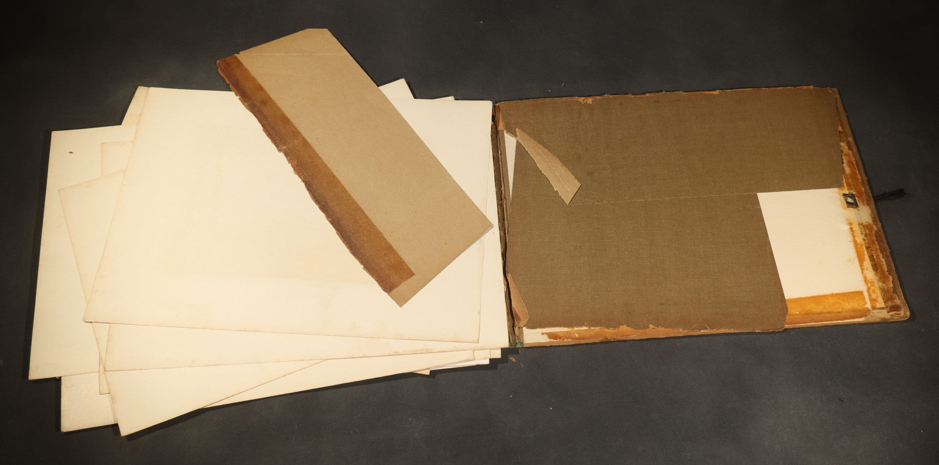 "Ernstes & Heiteres aus dem Weltkrieg" ("Serious and Humorous from the World War") Antique World War One Illustrated Folio Book by Ernst Kutzer, Vienna