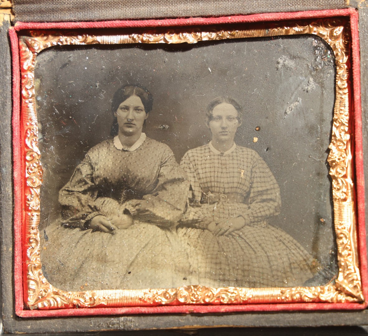 Antique 1/6th Plate Tintype Photograph of Two Women in full split leatherette union case, Wear to Photo, Case Split and Taped