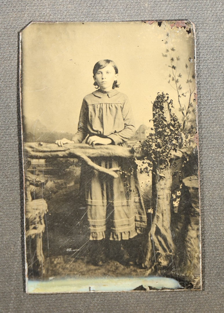 Grouping of Four Antique Tintype Photographs of Children