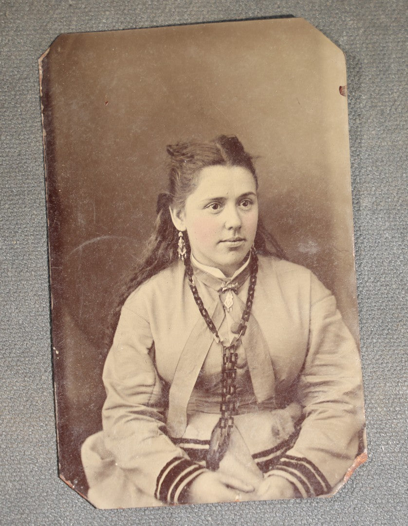 Grouping of Six Antique Tintype Photographs of Victorian Women