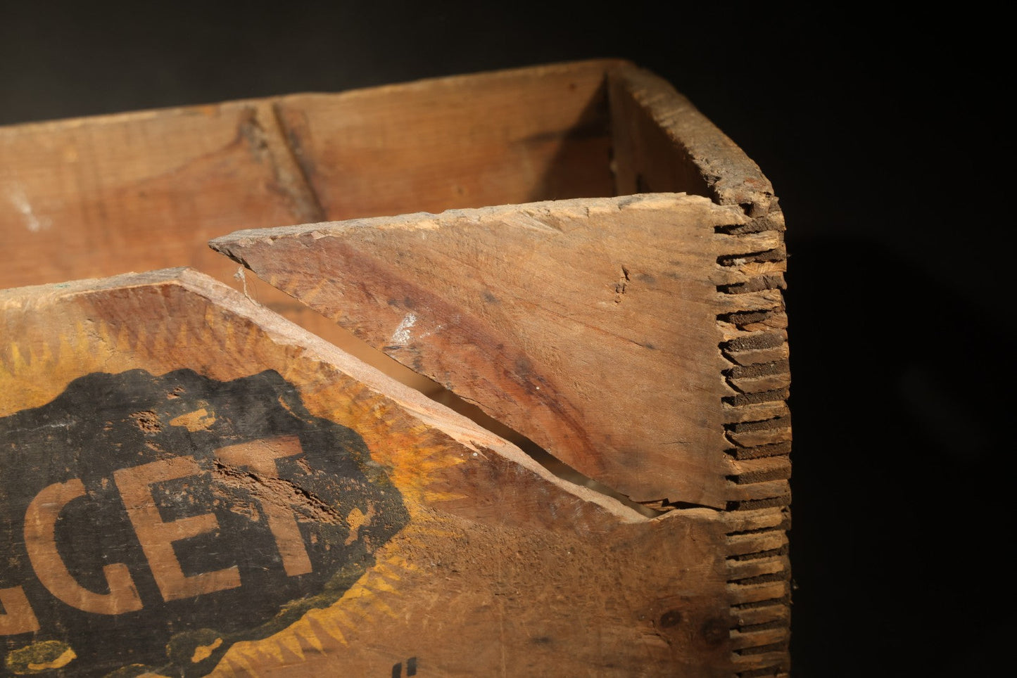 Vintage Nugget Soda "Good as Gold" Wooden Beverage Crate from Red Fox Ginger Ale Co., Providence, Rhode Island