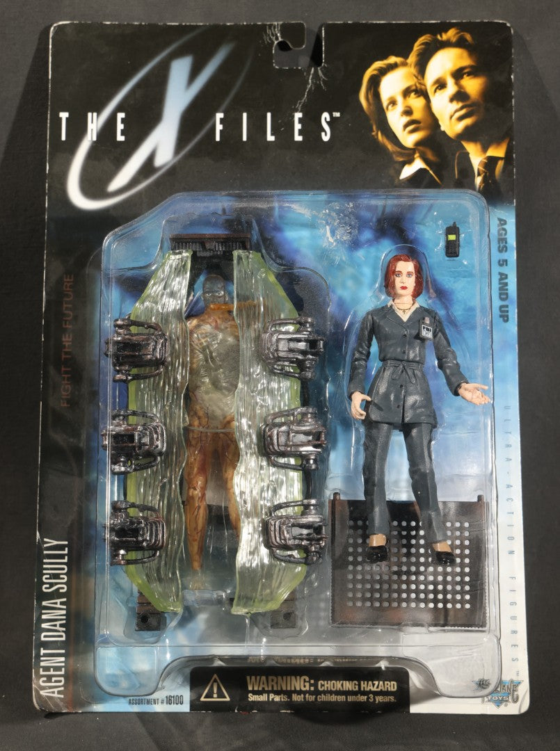 Pair of Vintage "The X-Files" Action Figures in Original Packaging including Agent Dana Scully and Agent Fox Mulder, Series One, McFarlane Toys, 1998