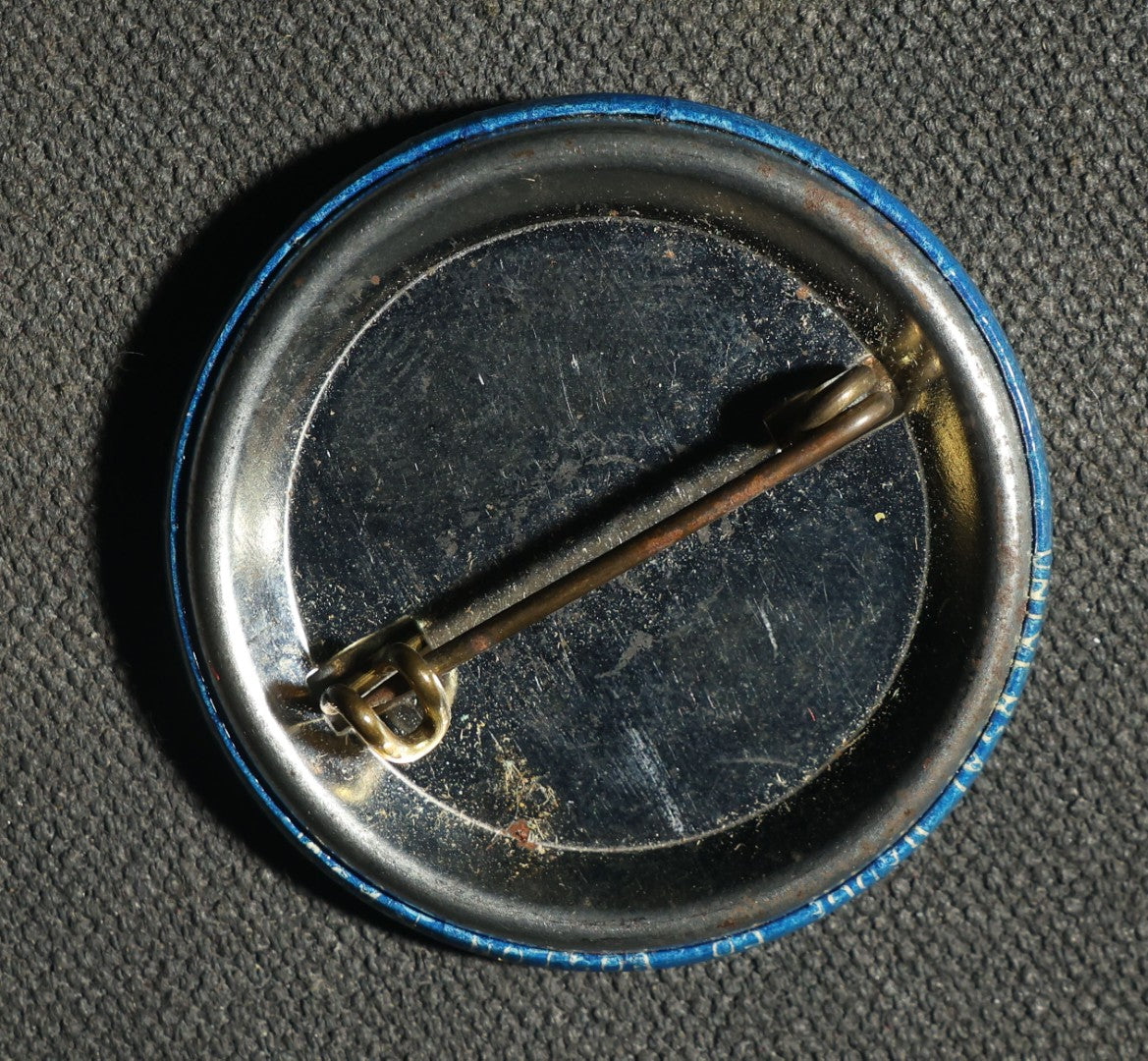 Four Buttons, Chauffer License State of Oregon 1949, Fin and Feathre Club of Wellesley and Natick Mass 1977, Sterling Range, and "45"