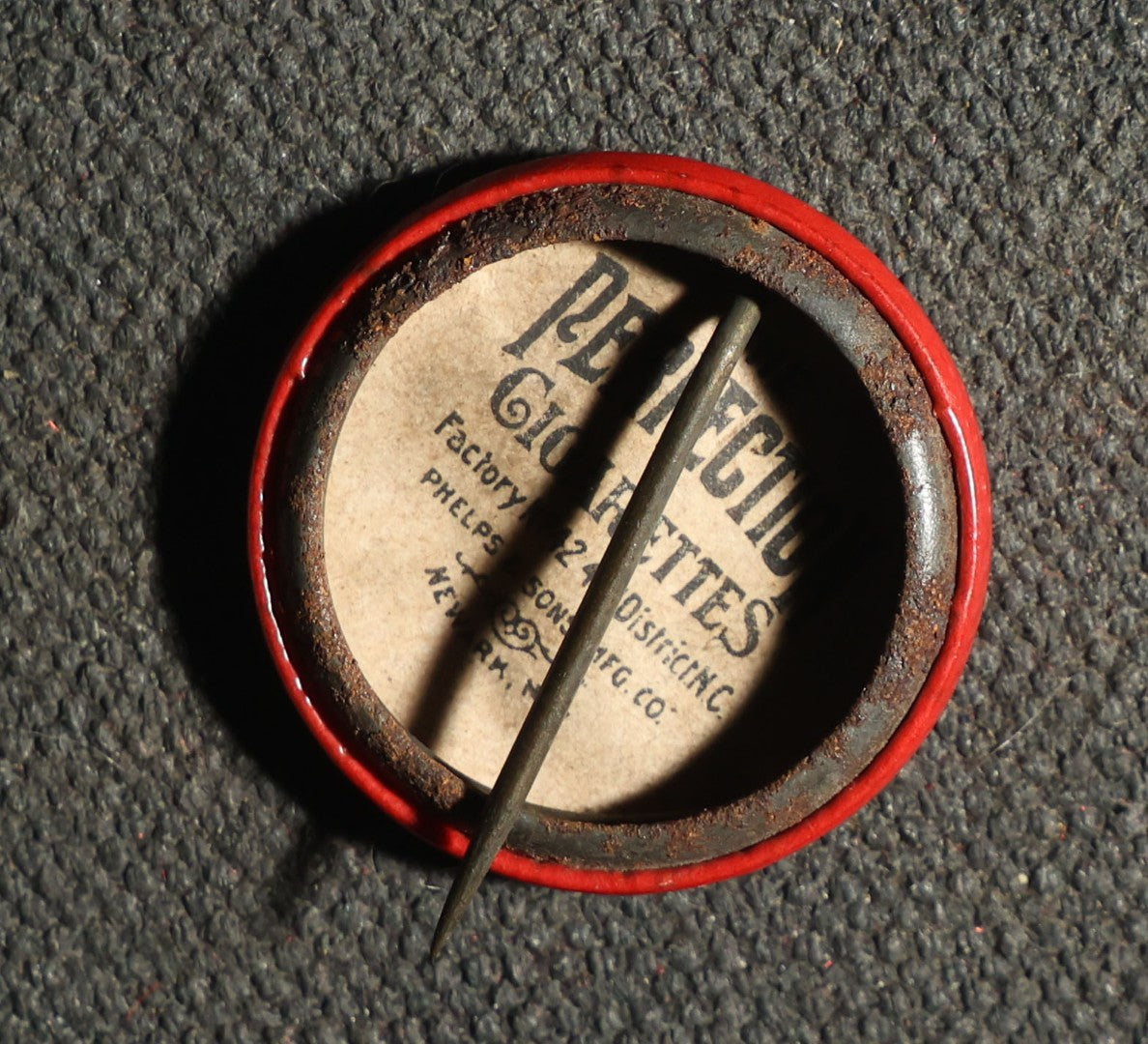 Four Buttons, Comic Sayings - "You Know Me Bill," "It Can't Be Done with a Maekup," Etc., Advertisements for Perfection Cigarettes