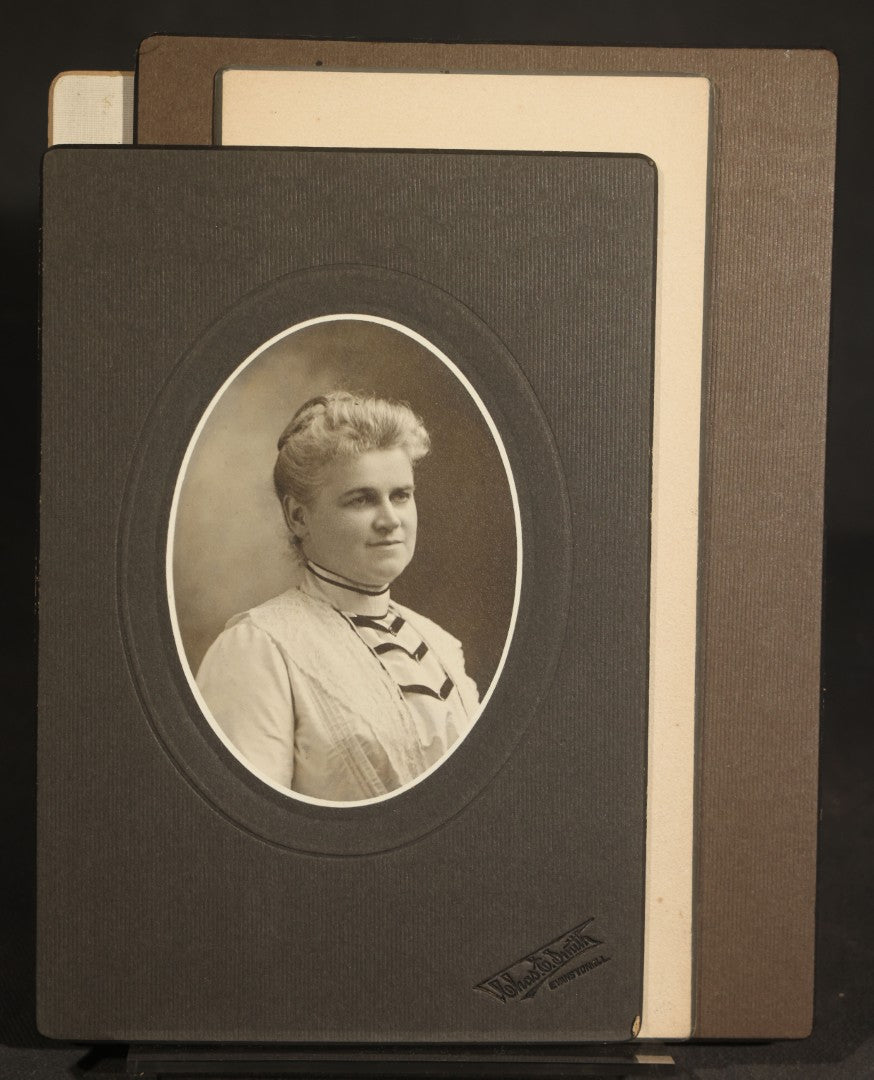 Grouping of 11 Antique Cabinet Card Photographs of Men and Women including Blackstone's of Galesburg, Illinois