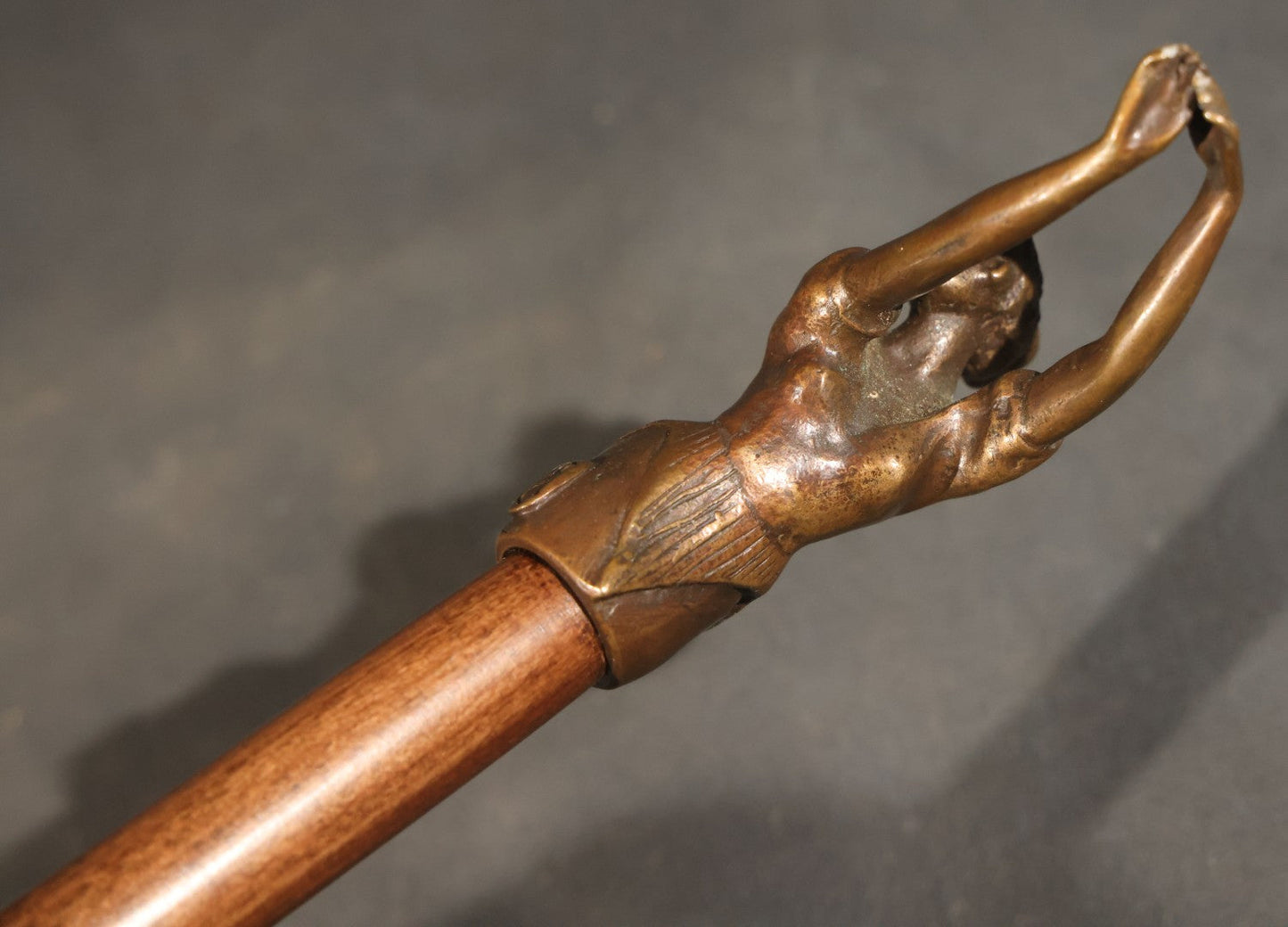 Modern Figural Lost Wax Cast Bronze and Beechwood Walking Cane with "Woman Swimmer" Handle, Manufactured by Tienda de Bastones, Spain