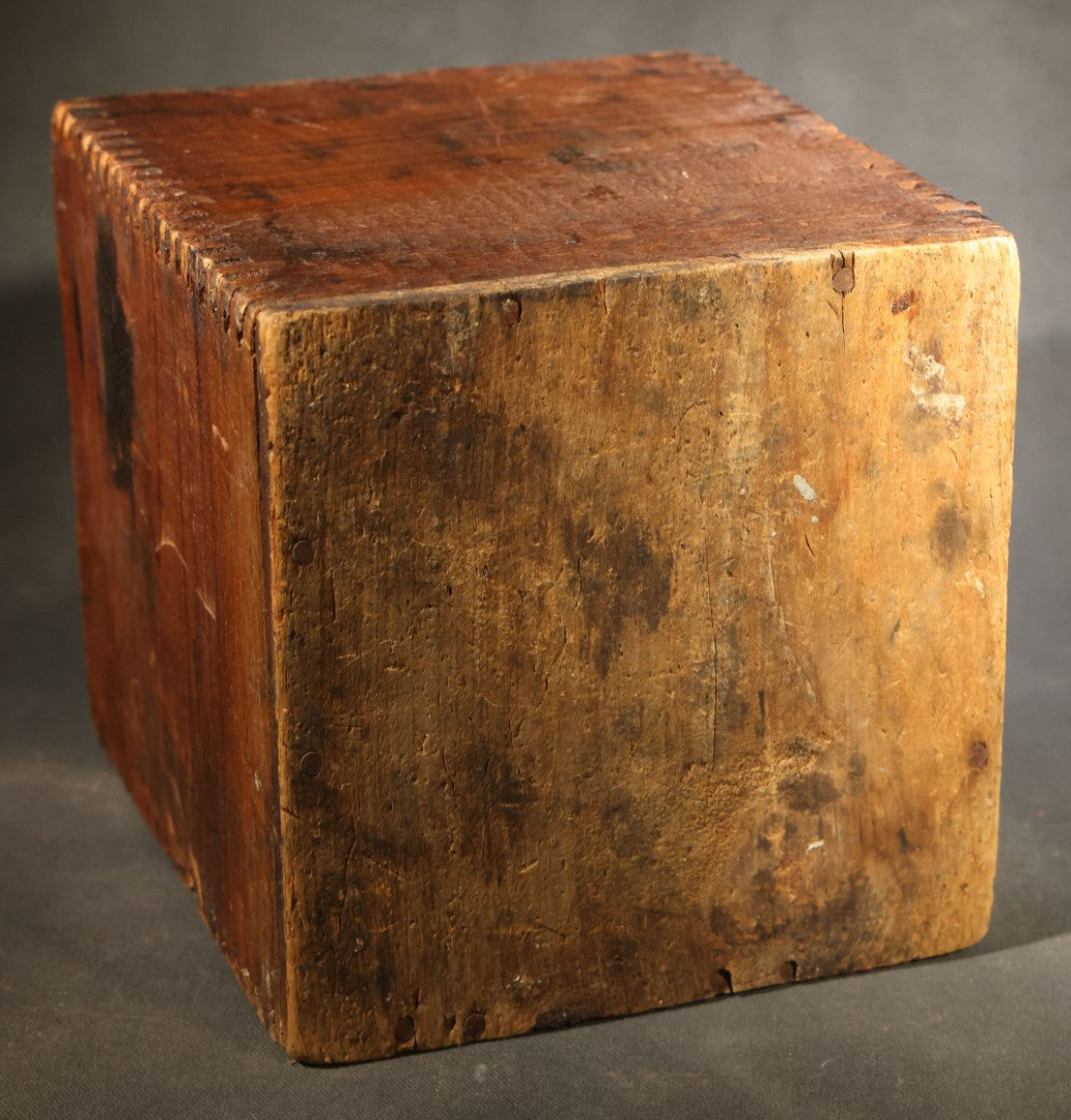 Antique Sylphon No. 22 L.P. Steam Damper Regulator Finger-Jointed Wooden Shipping Crate, American Radiator Company