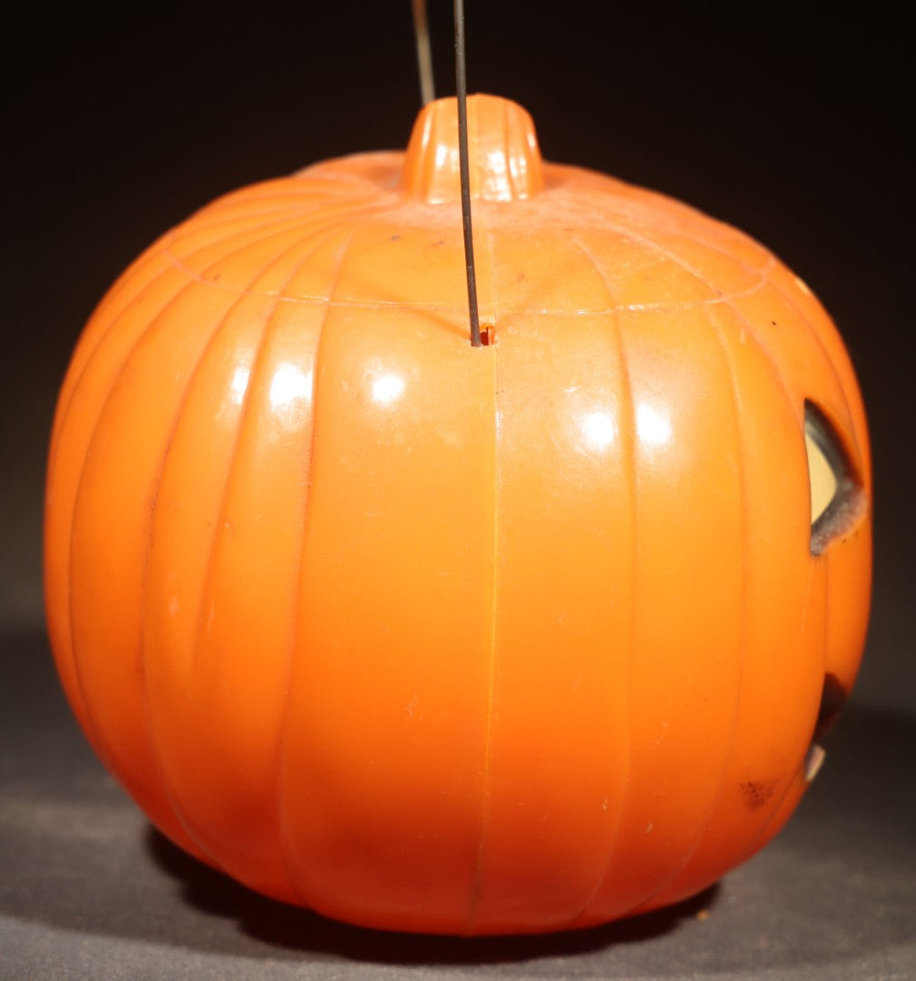 Vintage Plastic Halloween Jack-O-Lantern Pumpkin Battery-Powered Lantern with Wire Bail Handle, Manufactured by Union Products Inc., Leominster, Massachusetts, Untested