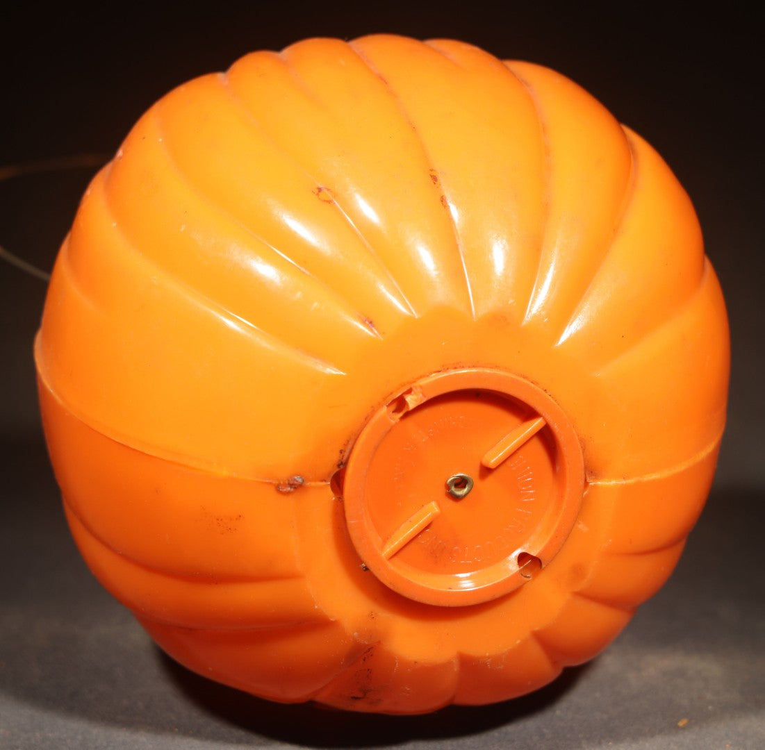 Vintage Plastic Halloween Jack-O-Lantern Pumpkin Battery-Powered Lantern with Wire Bail Handle, Manufactured by Union Products Inc., Leominster, Massachusetts, Untested