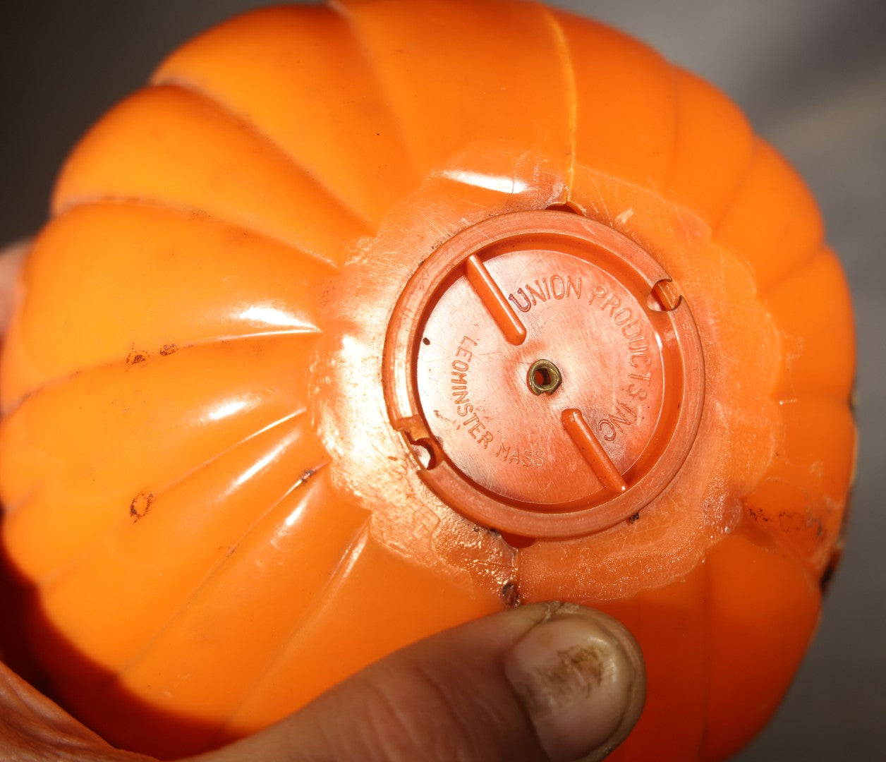Vintage Plastic Halloween Jack-O-Lantern Pumpkin Battery-Powered Lantern with Wire Bail Handle, Manufactured by Union Products Inc., Leominster, Massachusetts, Untested