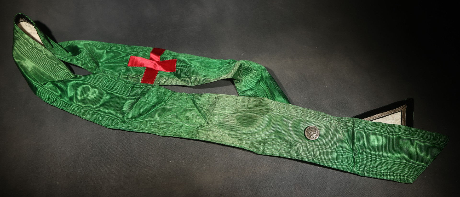 Antique Knights Templar Masonic Baldric Sash with "In Hoc Signo Vinces" Cross Medallion and Red Passion Cross