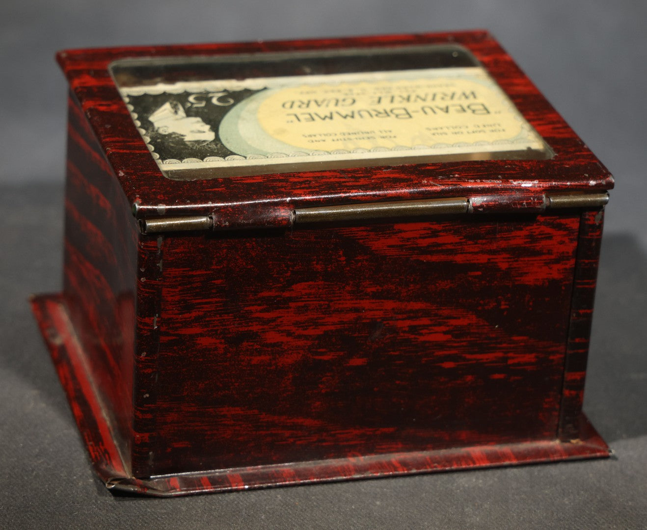 Antique "Beau-Brummel" Wrinkle Guard Tin Counter Display Box with Glass Lid, Men's Collar Accessory, Patented May 1926, 25 Cents