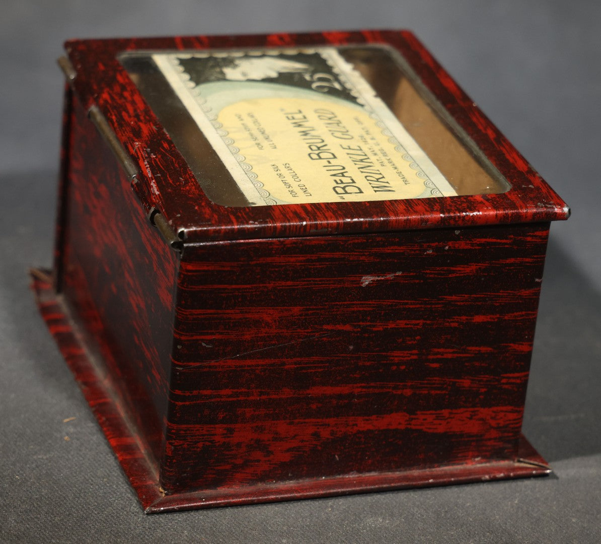 Antique "Beau-Brummel" Wrinkle Guard Tin Counter Display Box with Glass Lid, Men's Collar Accessory, Patented May 1926, 25 Cents