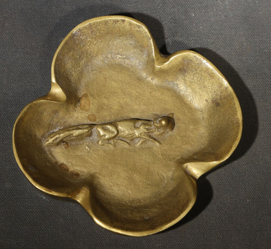 Vintage Brass Quatrefoil Ashtray with Fox Hunting Scene in Relief, Manufactured by Virginia Metalcrafters, Model 3-12
