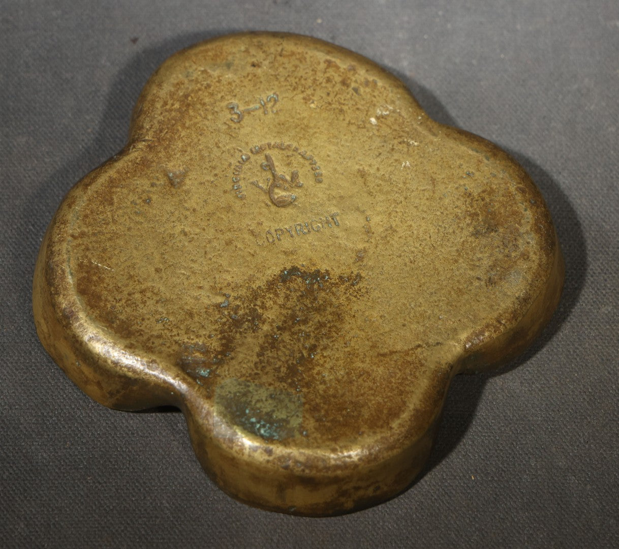 Vintage Brass Quatrefoil Ashtray with Fox Hunting Scene in Relief, Manufactured by Virginia Metalcrafters, Model 3-12