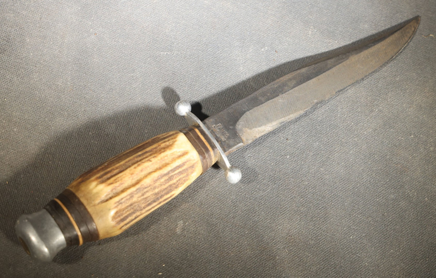 Vintage Fixed-Blade Knife with Wood Handle and Ball-Tip Crossguard, Manufactured by Fan Co., Solingen, Germany, with Fan Maker's Mark, Handle slightly loose