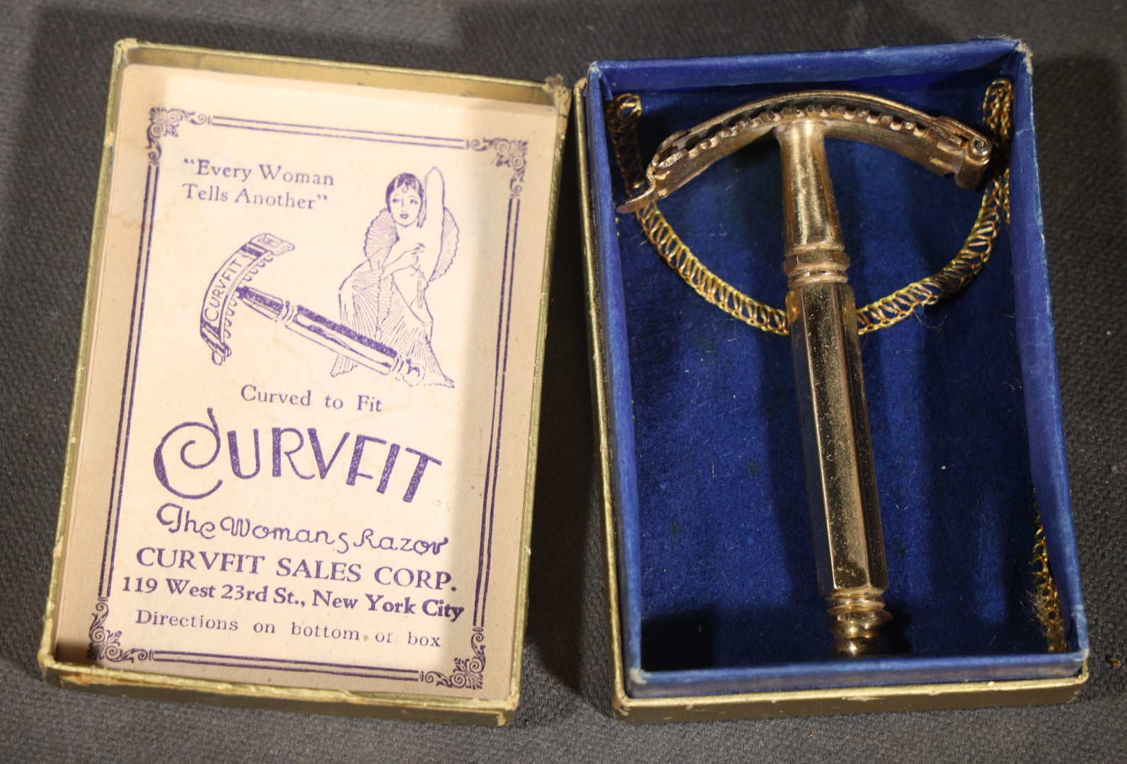 Antique Curvfit "The Woman's Razor" Curved Safety Razor in Original Box with Blue Velvet Bag, Curvfit Sales Corp., New York City