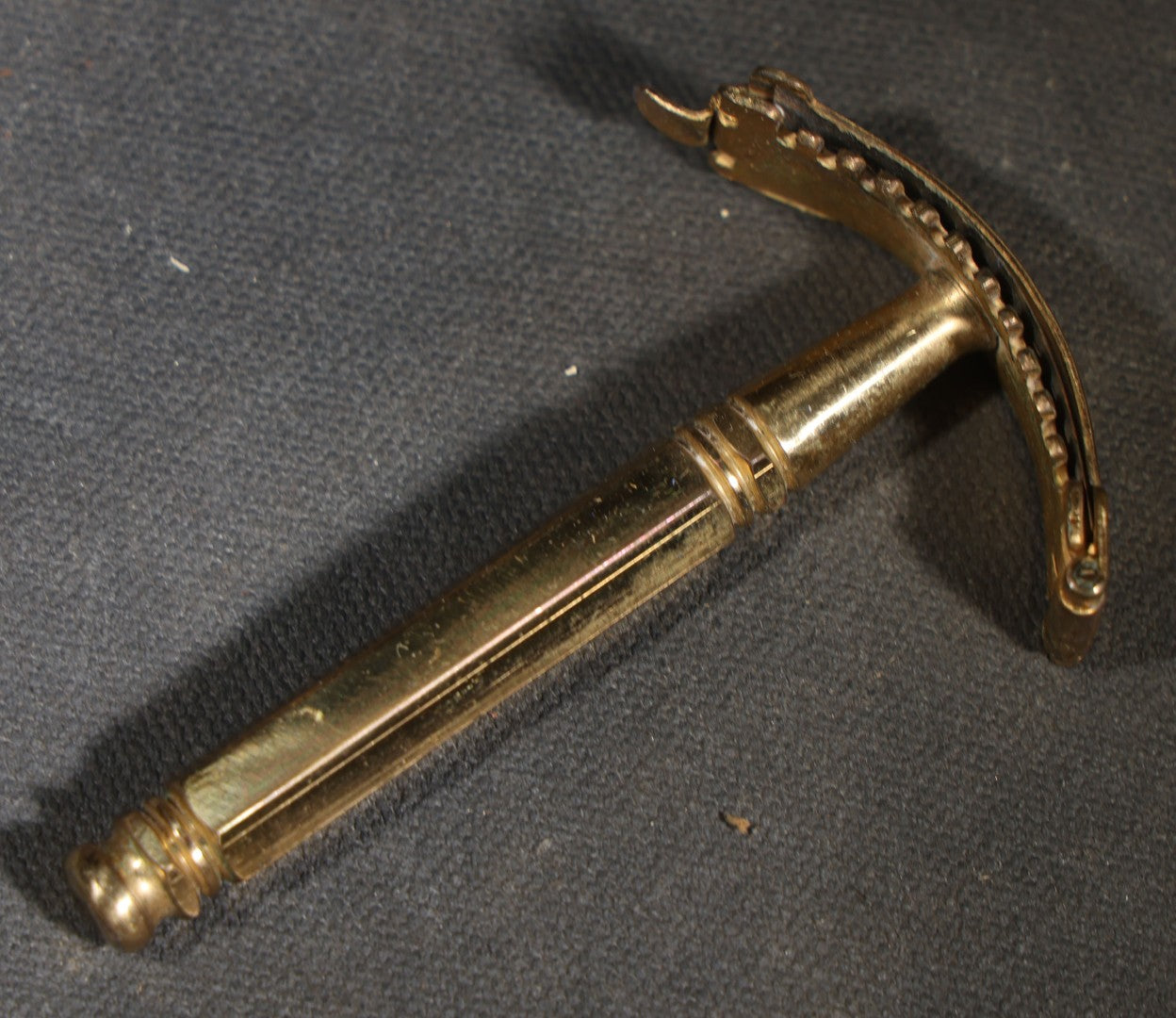 Antique Curvfit "The Woman's Razor" Curved Safety Razor in Original Box with Blue Velvet Bag, Curvfit Sales Corp., New York City