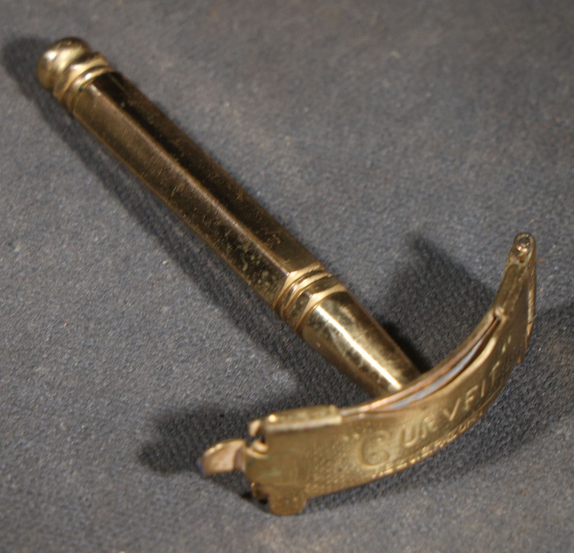 Antique Curvfit "The Woman's Razor" Curved Safety Razor in Original Box with Blue Velvet Bag, Curvfit Sales Corp., New York City