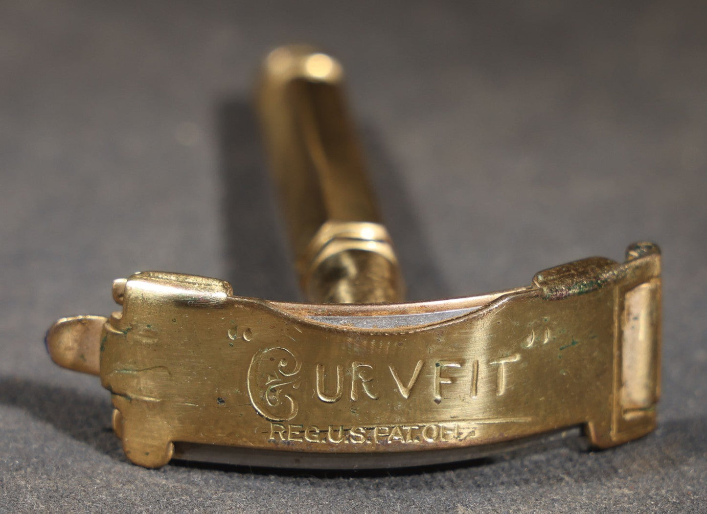 Antique Curvfit "The Woman's Razor" Curved Safety Razor in Original Box with Blue Velvet Bag, Curvfit Sales Corp., New York City