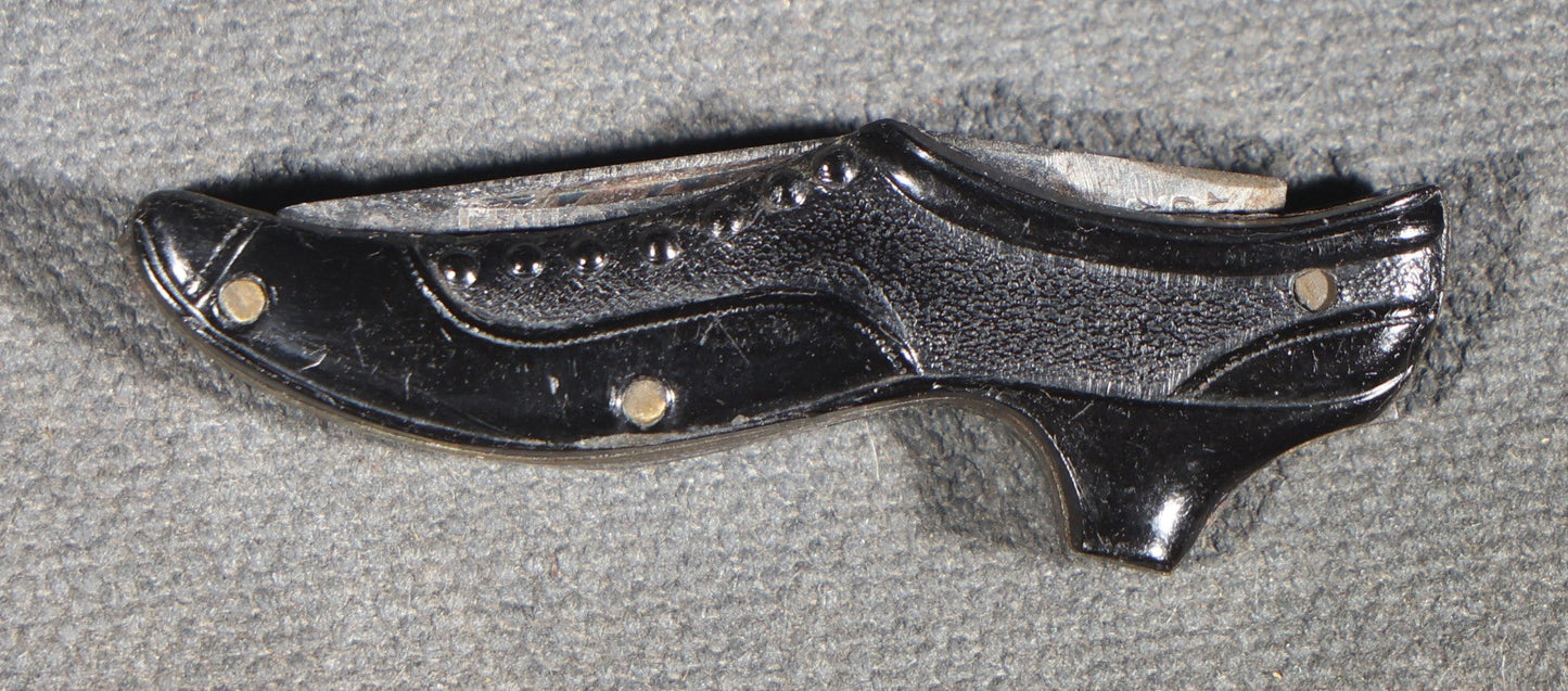 Antique Union Lumber Co. Advertising Folding Pocket Knife with Shoe-Shaped Handle