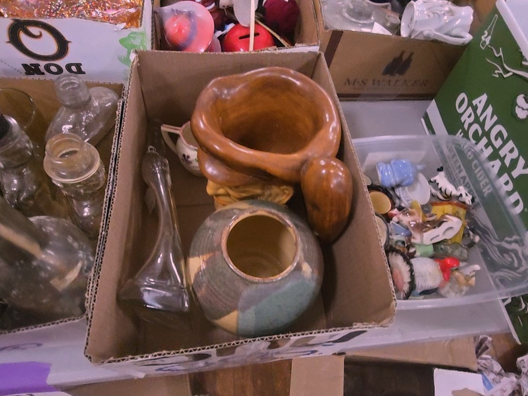 box lot of ceramics