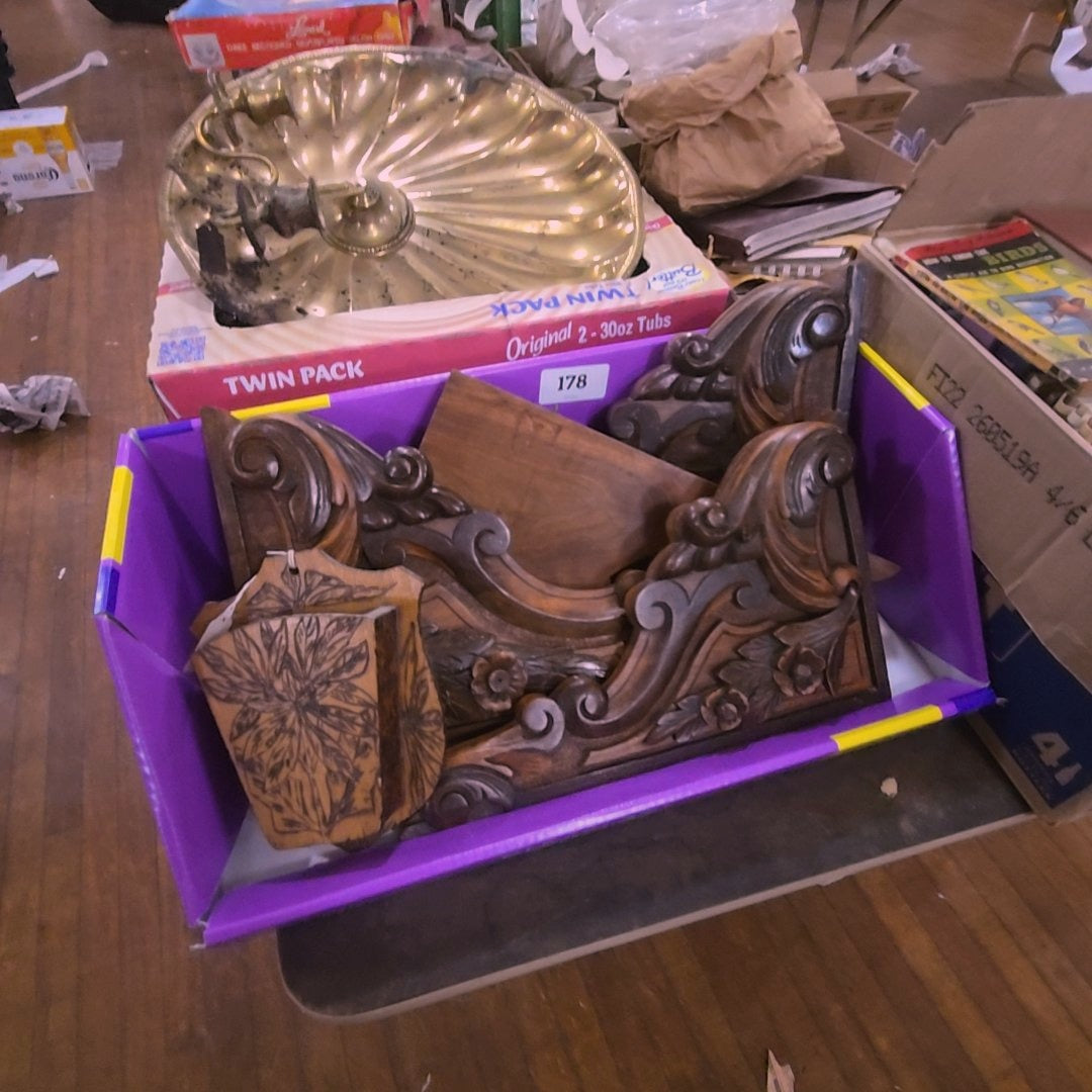 box lot with wooden furniture fragments