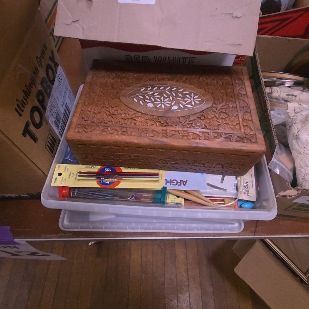 box lot with knitting accessories