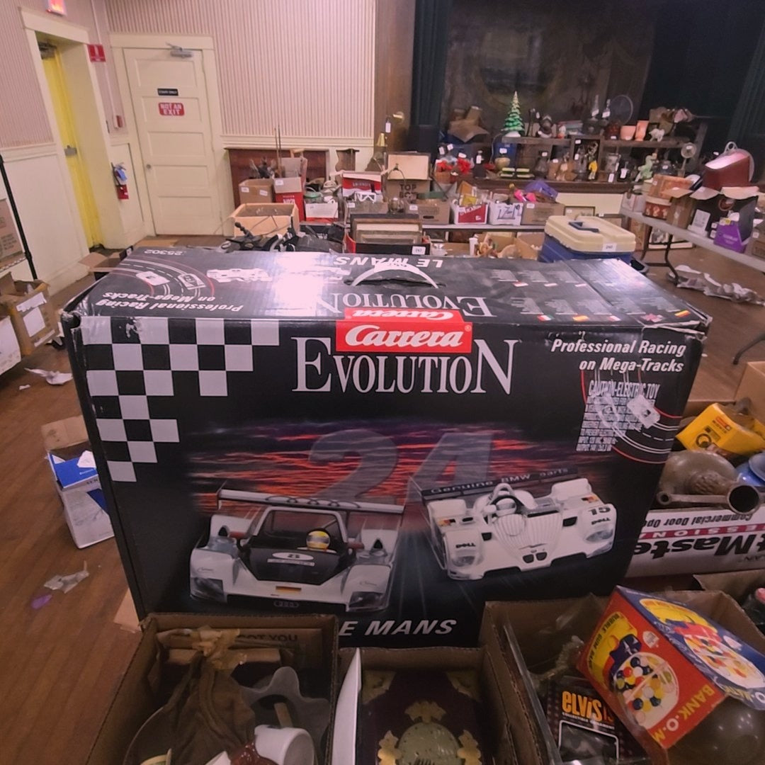 Carrera Evolution Le mans race track in box