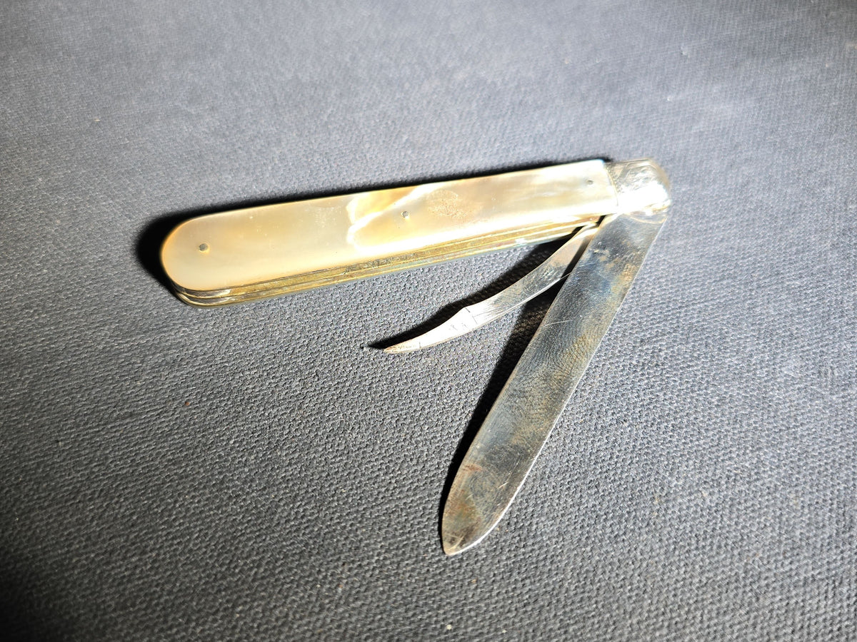 Antique Sterling Silver and Mother of Pearl Two-Blade Folding Pocket Knife with Shield Cartouche, Sheffield Hallmarks, 1899