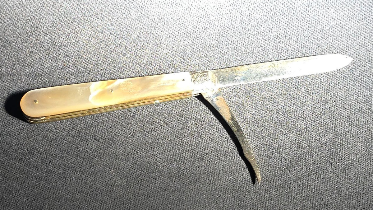 Antique Sterling Silver and Mother of Pearl Two-Blade Folding Pocket Knife with Shield Cartouche, Sheffield Hallmarks, 1899