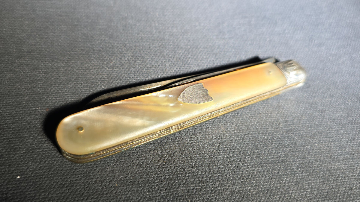 Antique Sterling Silver and Mother of Pearl Two-Blade Folding Pocket Knife with Shield Cartouche, Sheffield Hallmarks, 1899