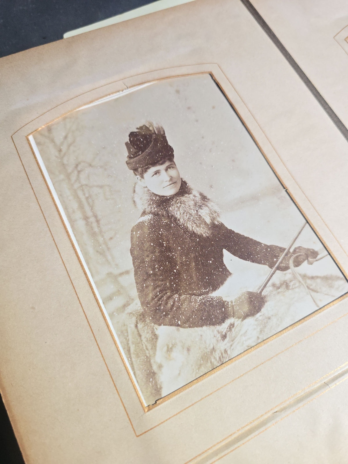 Antique Victorian Cabinet Card Photograph Album with Multiple Portraits, including Photographs by Jacoby of Minneapolis, Minnesota and Hastings of Newport, Rhode Island