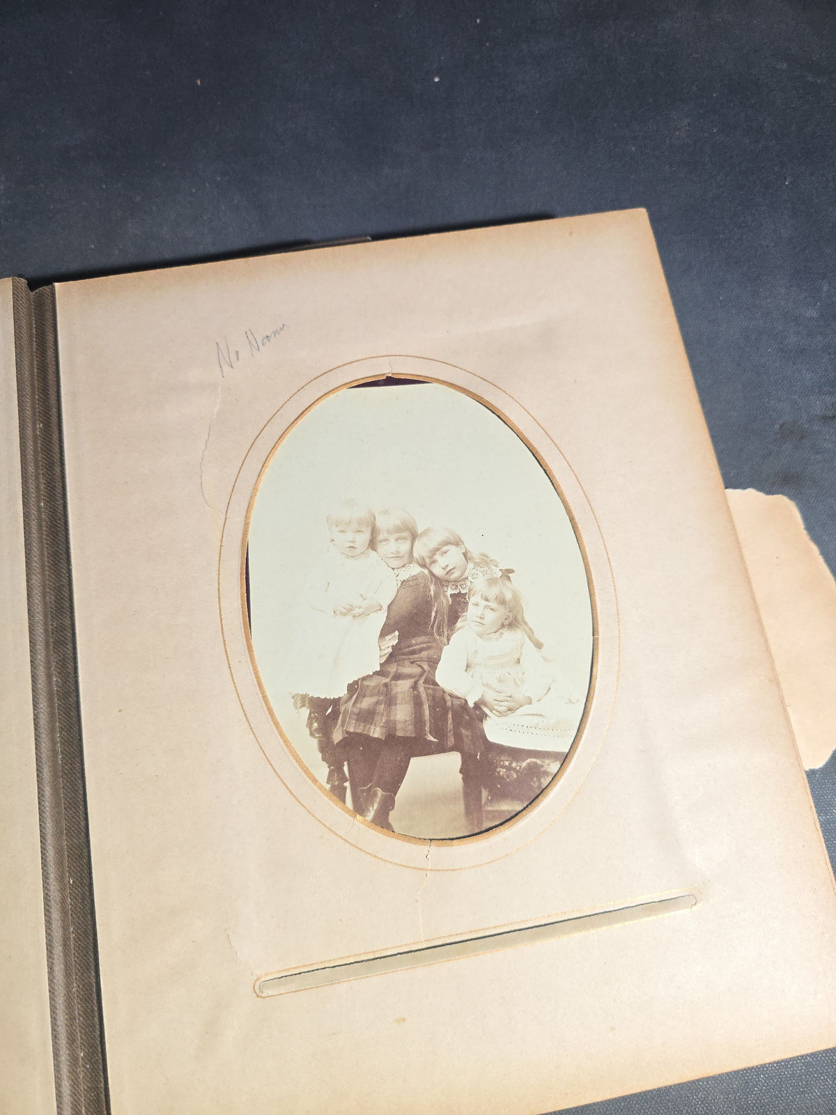 Antique Victorian Cabinet Card Photograph Album with Multiple Portraits, including Photographs by Jacoby of Minneapolis, Minnesota and Hastings of Newport, Rhode Island