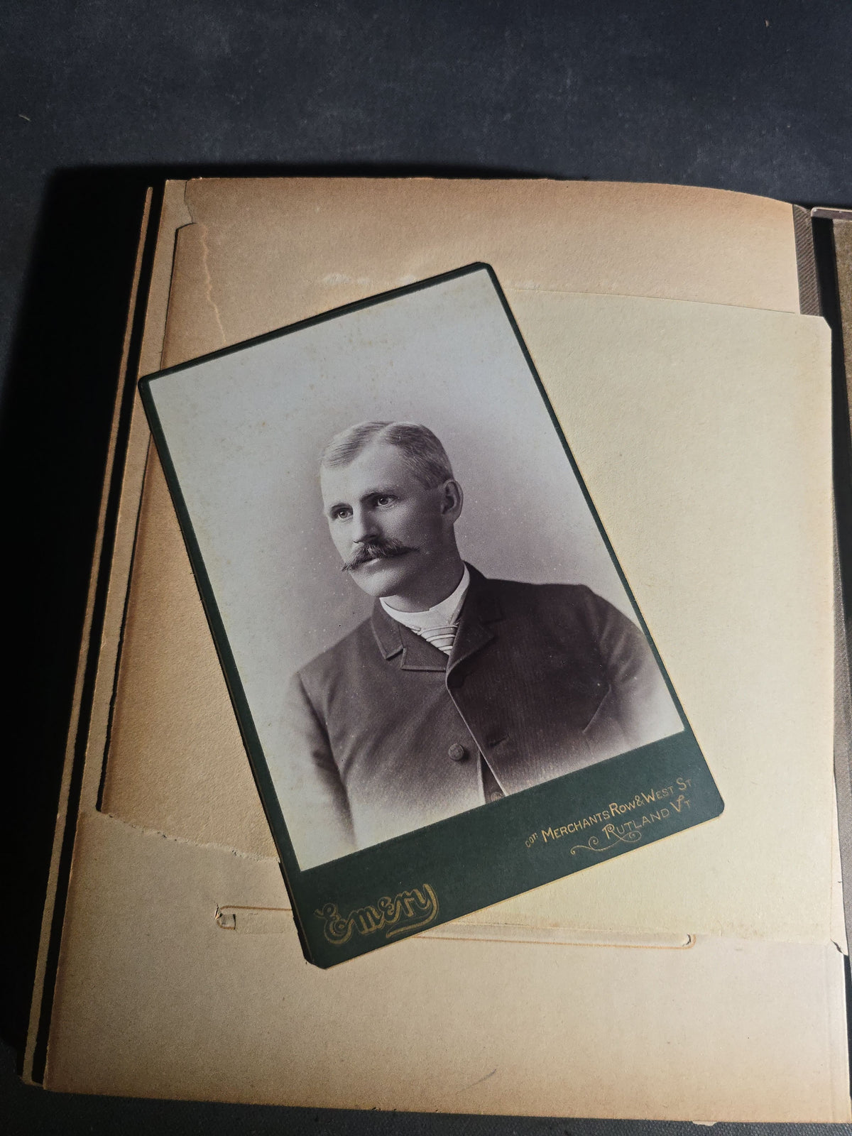 Antique Victorian Cabinet Card Photograph Album with Multiple Portraits, including Photographs by Jacoby of Minneapolis, Minnesota and Hastings of Newport, Rhode Island