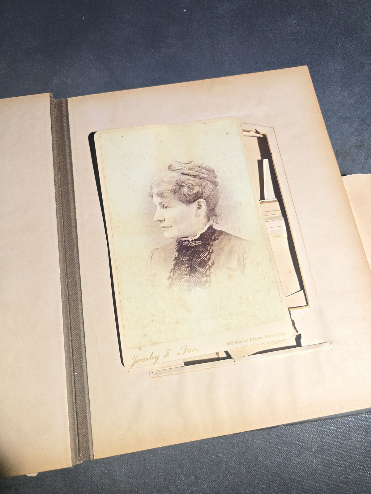 Antique Victorian Cabinet Card Photograph Album with Multiple Portraits, including Photographs by Jacoby of Minneapolis, Minnesota and Hastings of Newport, Rhode Island