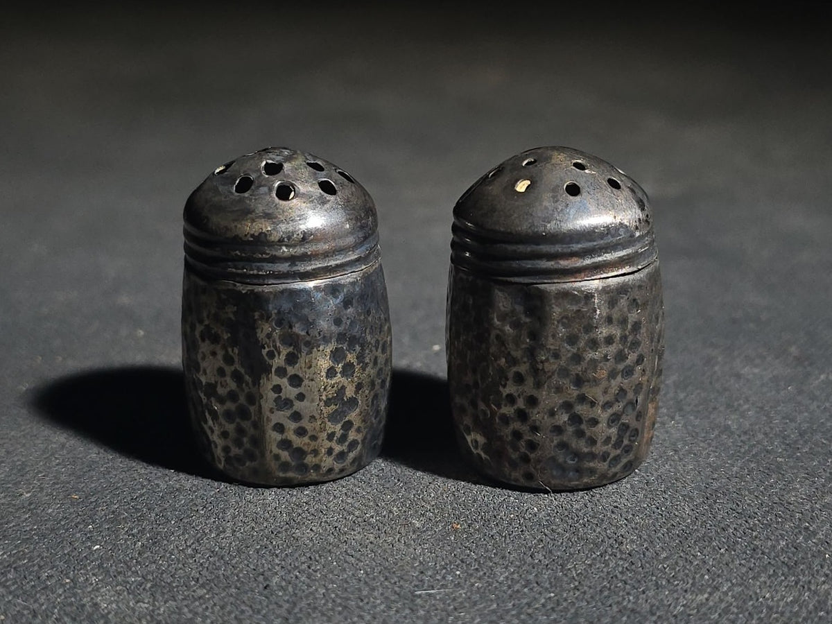 Pair of Antique Miniature Sterling Silver Hammered Salt and Pepper Shakers, S.C.S. Co., Made in U.S.A.