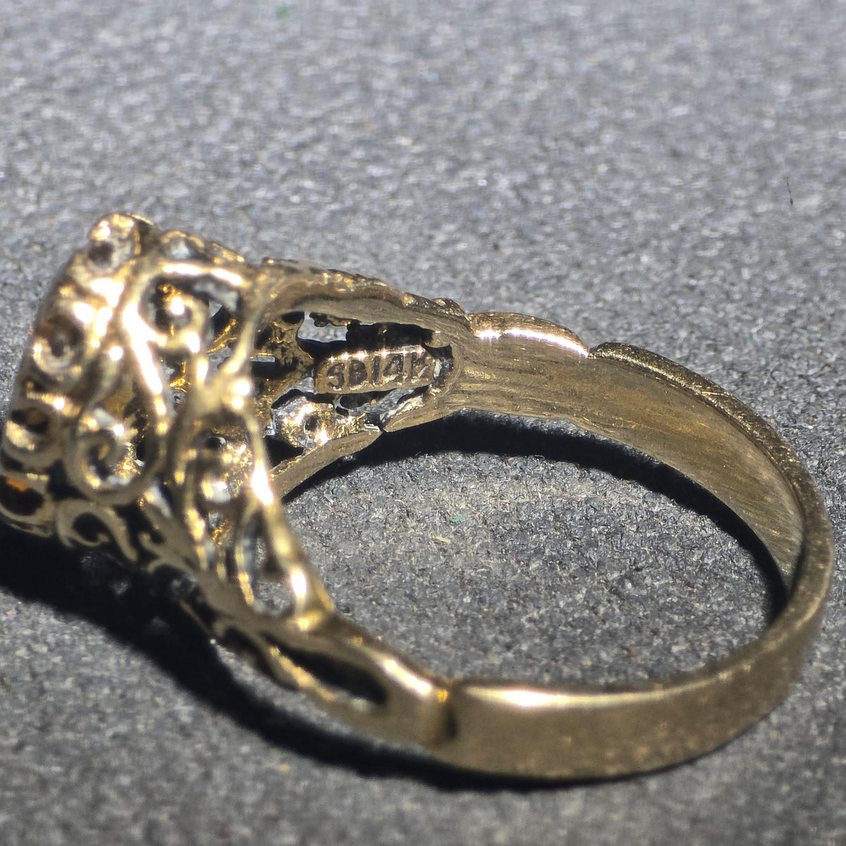 14K Gold Filigree Ring with Oval Citrine Stone, Marked "SD 14K"
