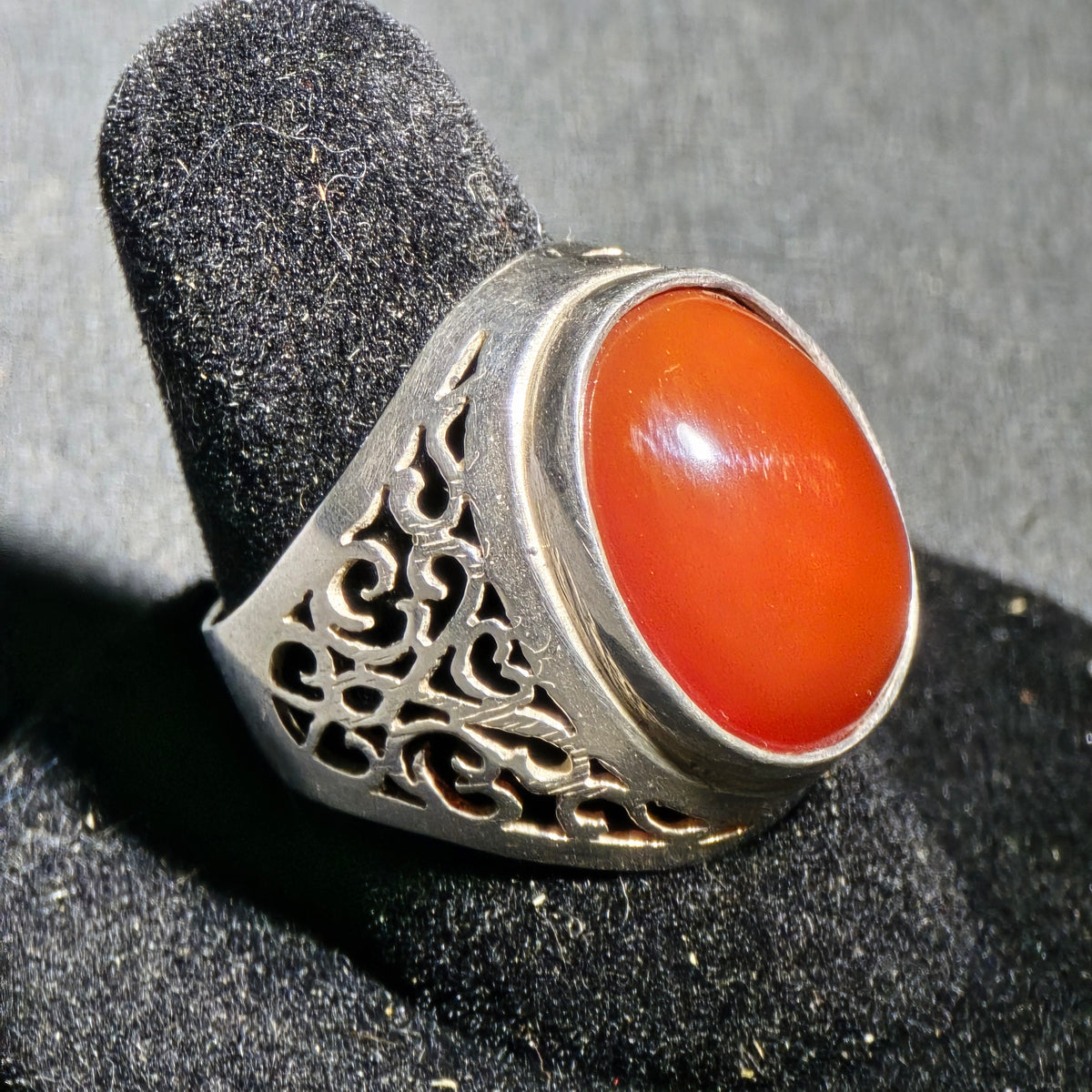 Vintage Sterling Silver Ring with Oval Carnelian Cabochon and Pierced Scrollwork Shoulders, Made in Thailand