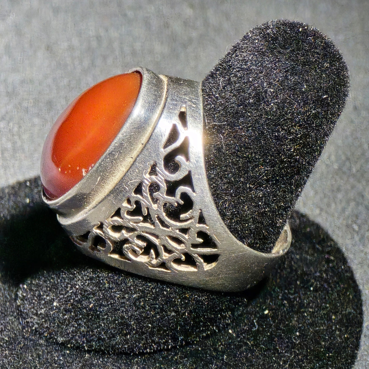 Vintage Sterling Silver Ring with Oval Carnelian Cabochon and Pierced Scrollwork Shoulders, Made in Thailand