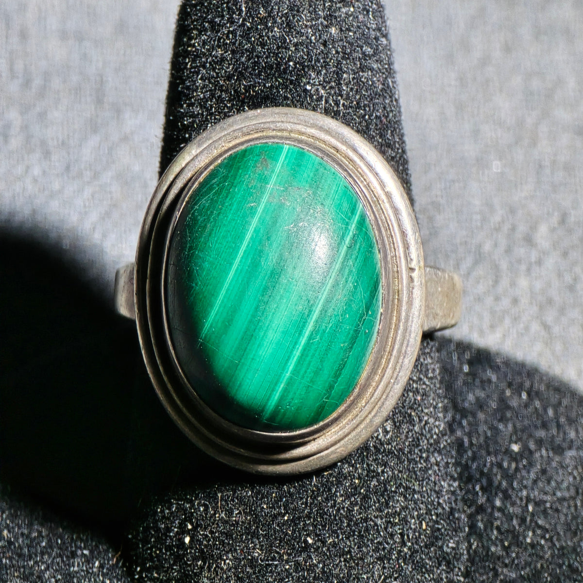 Vintage Sterling Silver Ring with Malachite Cabochon