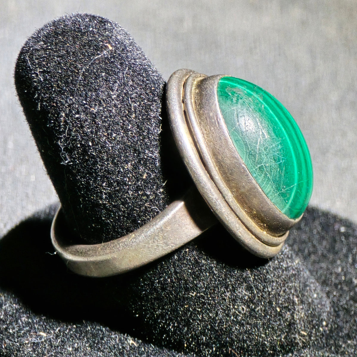 Vintage Sterling Silver Ring with Malachite Cabochon
