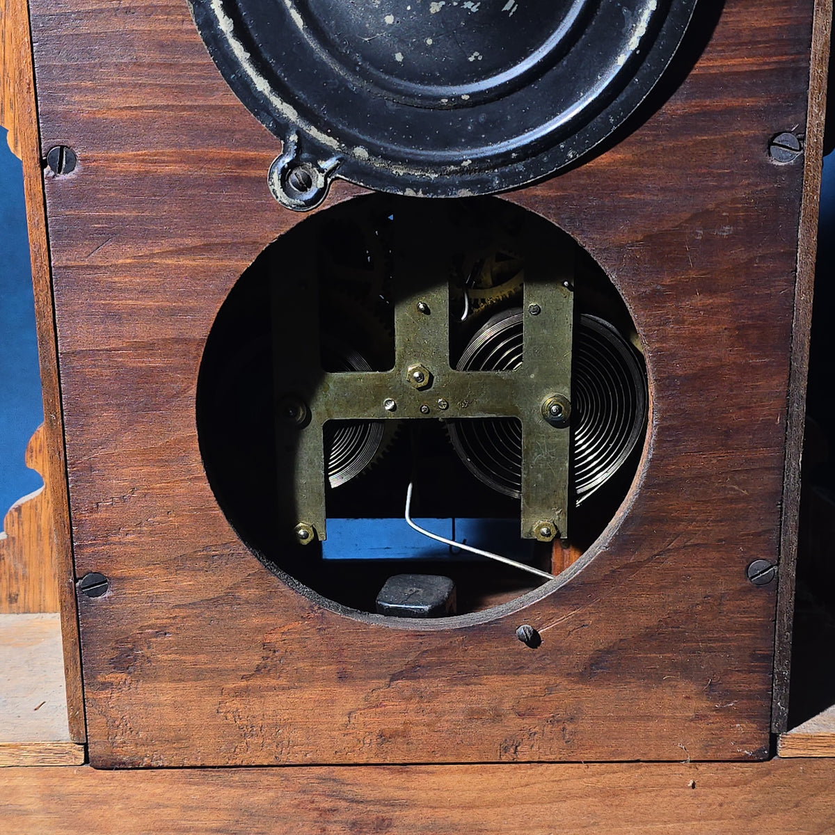 Antique Oak Cabinet Clock with Pendulum and Key, Manufactured by The E. Ingraham Co.