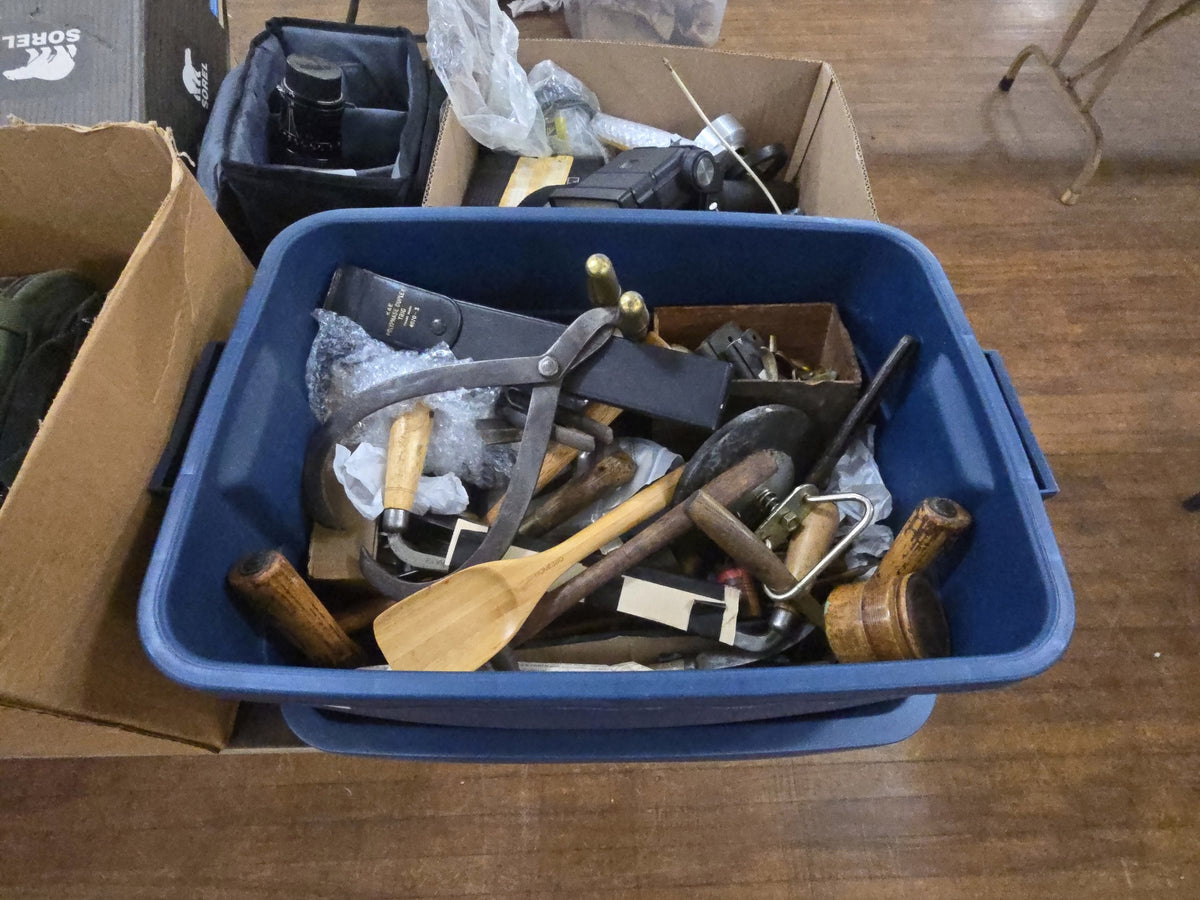 box lot with miscellaneous hand tools