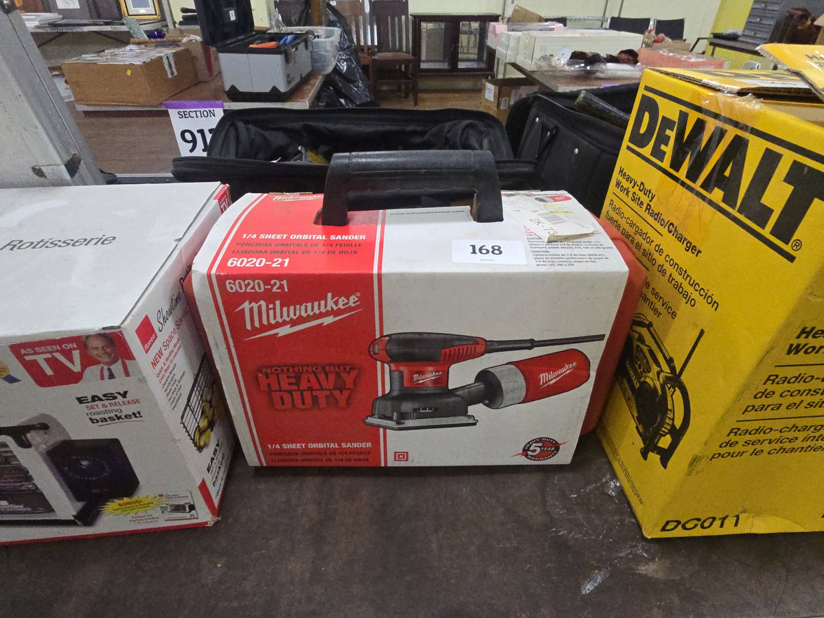 Milwaukee 6020-21 1/4 sheet orbital sander new in box