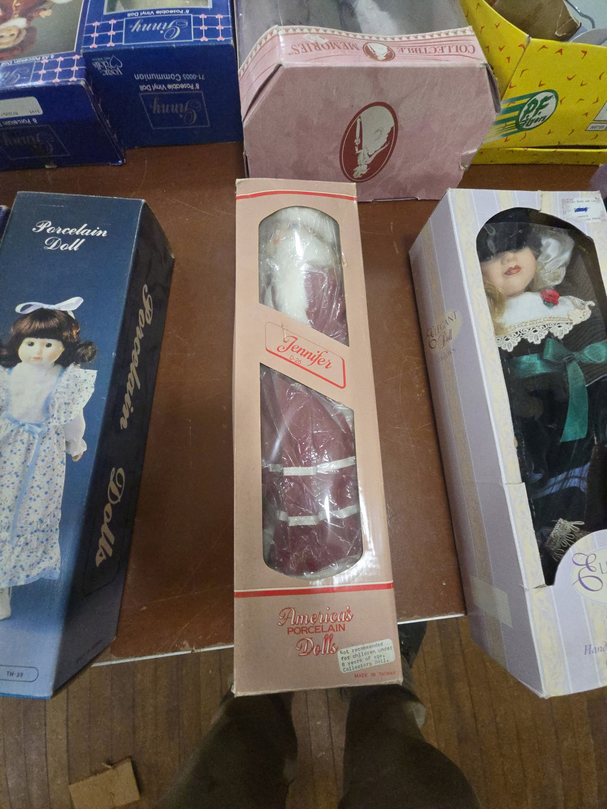 Jennifer d26 America's porcelain doll in box