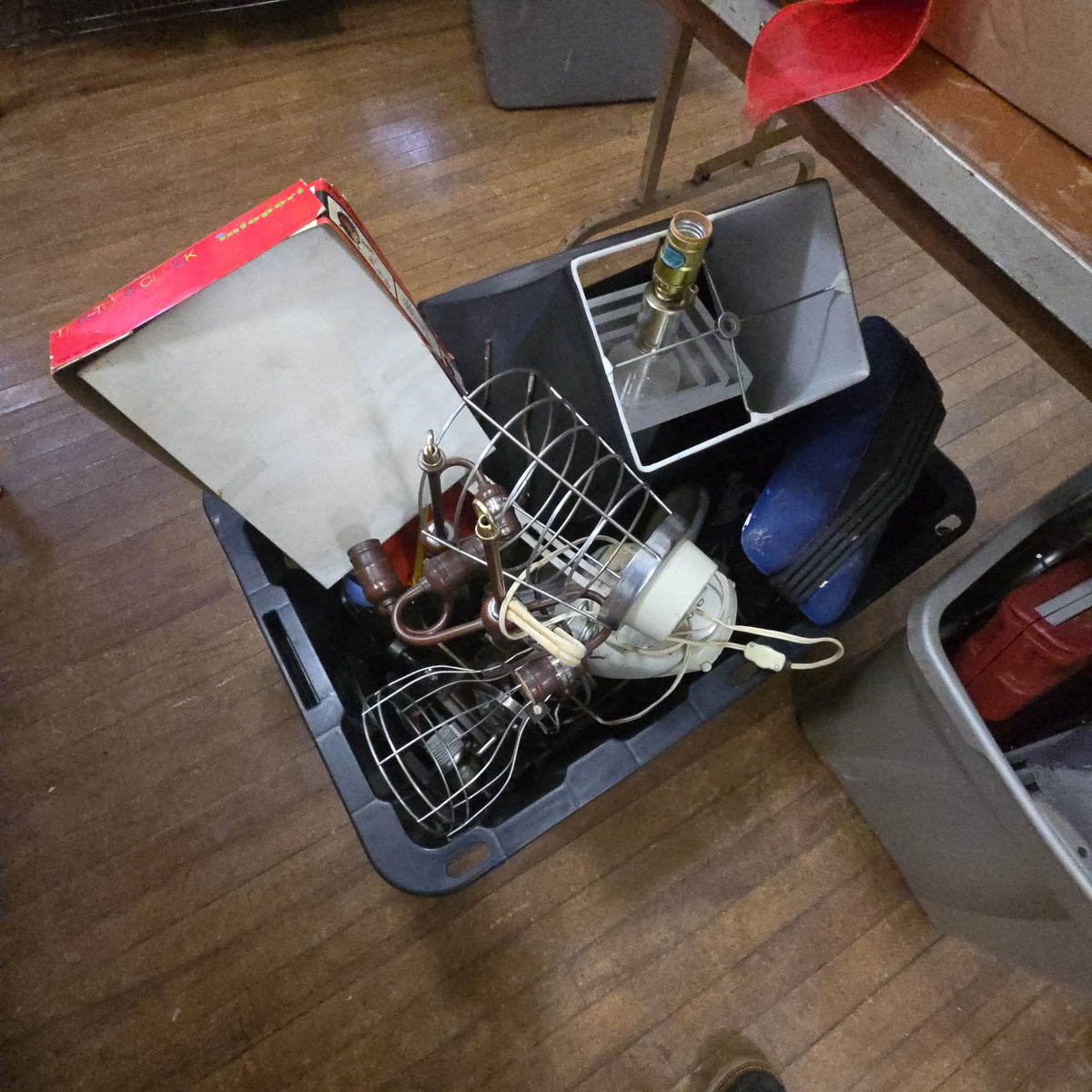 box lot with miscellaneous lamps and electronics