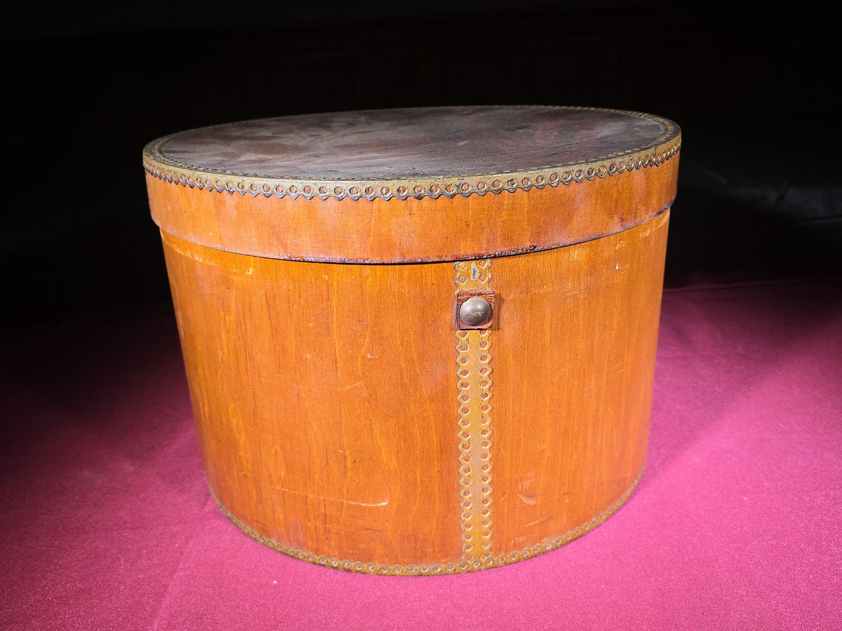 Antique Wooden Hat Box from H.H. Battles Flowers, Philadelphia, Pennsylvania