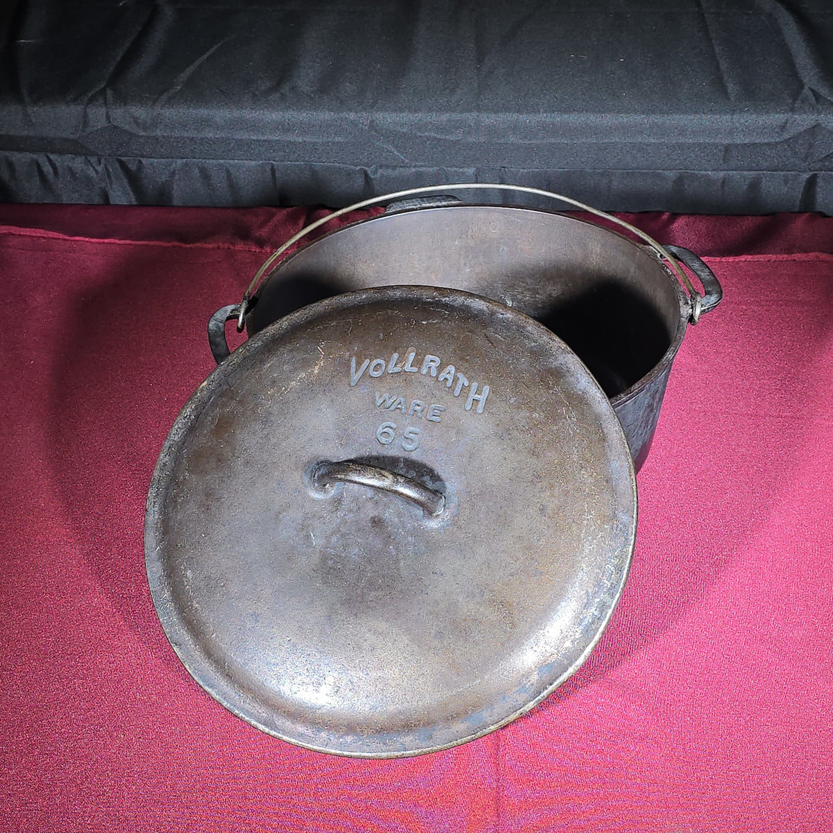 Vintage Vollrath Ware No. 65 Cast Iron Dutch Oven with Lid and Bail Handle
