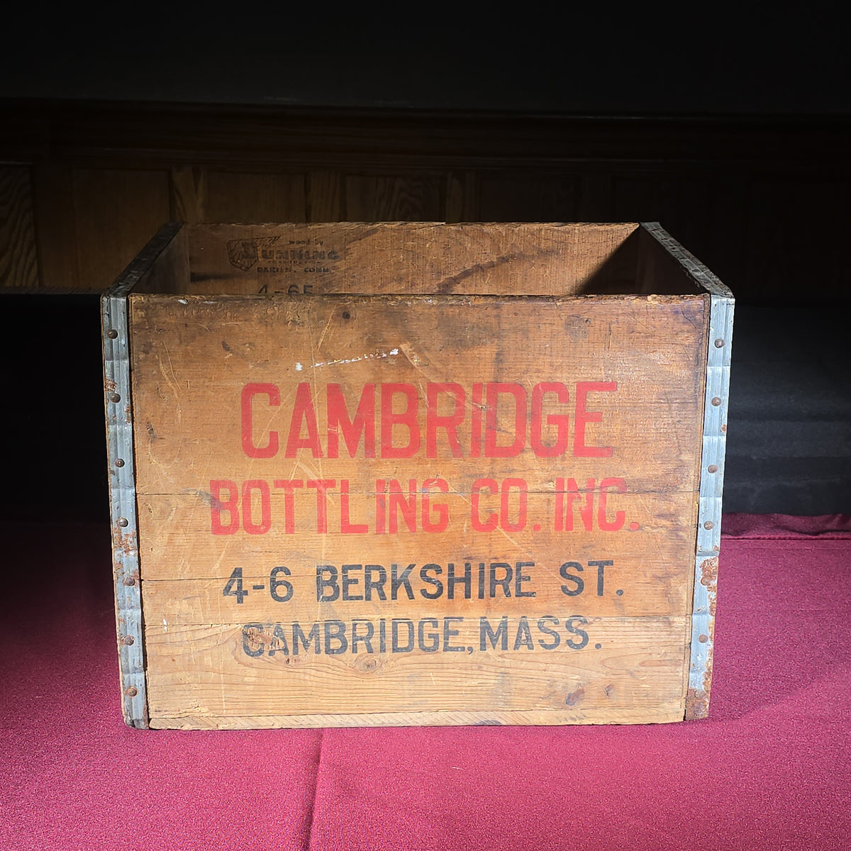 Vintage Wooden Advertising Beverage Crate, Cambridge Bottling Co. Inc., Berkshire Quality Beverages, Cambridge, Massachusetts